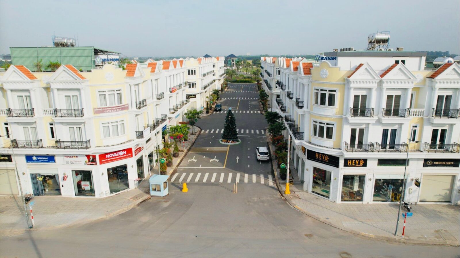Những căn shophouse đang khai thác kinh doanh tại Tiến Lộc Garden